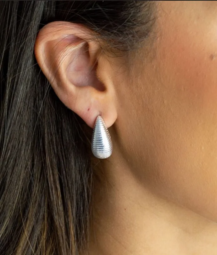 Brinco Gota Casulo — Banhado a Prata 925