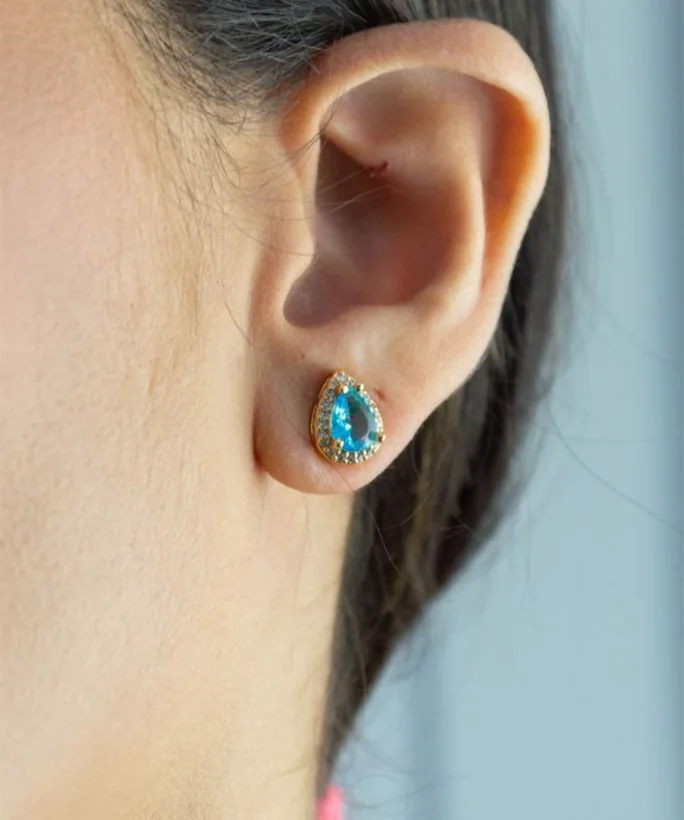 Brinco Gota Pedra Azul Céu — Banhado a Ouro 18k
