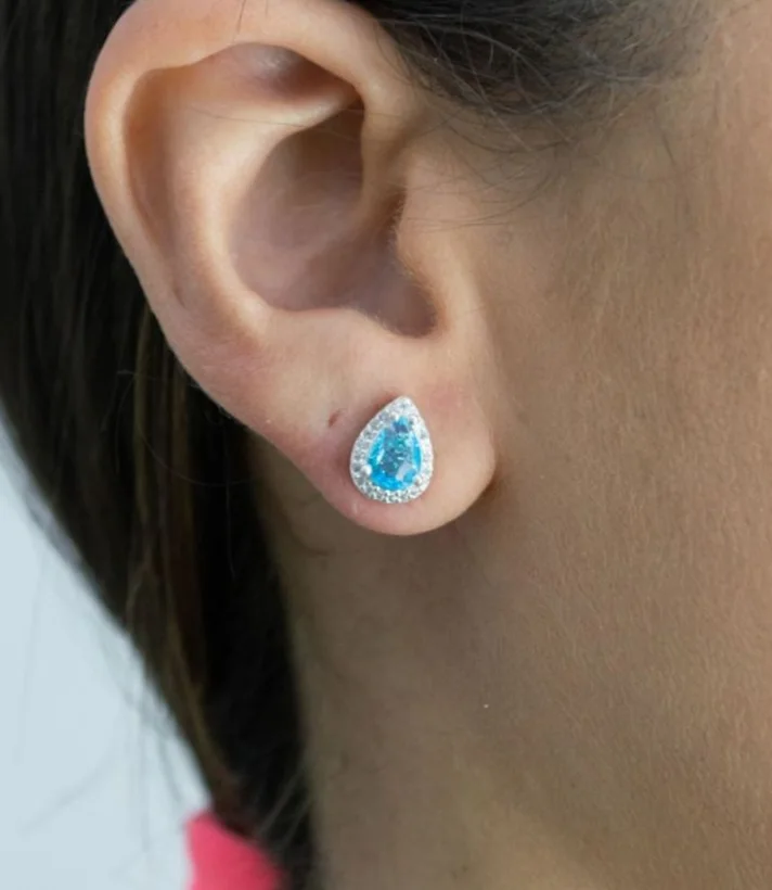 Brinco Gota Pedra Azul Céu — Banhado a Prata 925