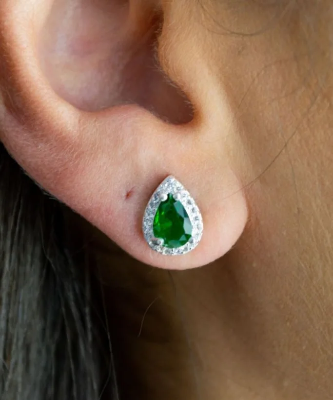 Brinco Gota Pedra Verde — Banhado a Prata 925