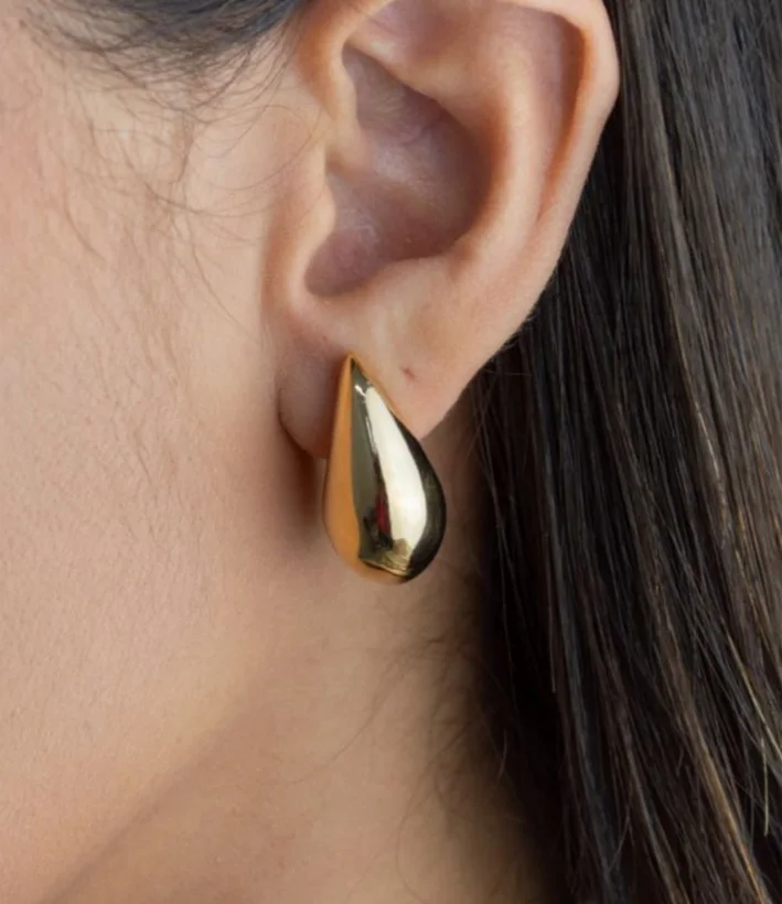 Brinco Gota Médio — Banhado a Ouro 18k