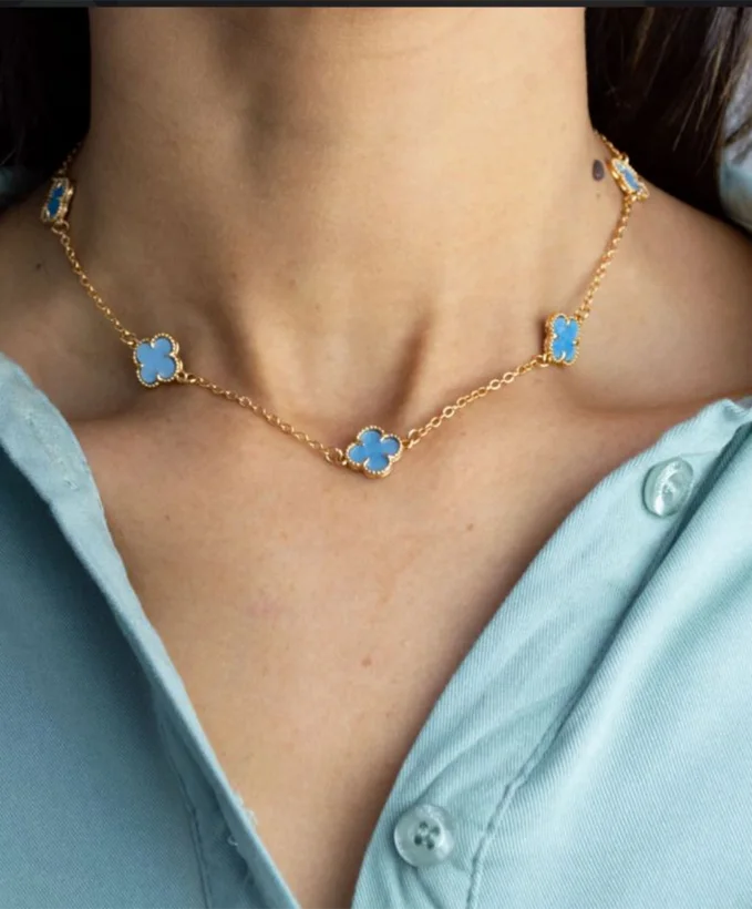 Choker Trevos Virgínia — Azul Bebê - Banhado a Ouro 18k