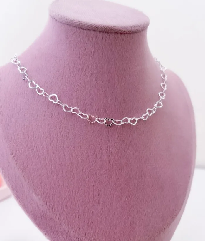 Choker Elos Coraçõezinhos — Banhado a Prata 925