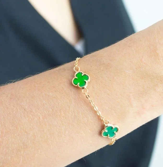 Pulseira Três Trevos Virgínia Verde — Banhado a Ouro 18k