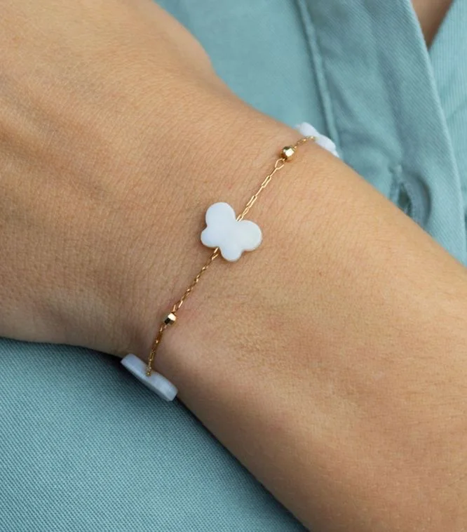 Pulseira Borboletas Madre Pérola — Banhado a Ouro 18k