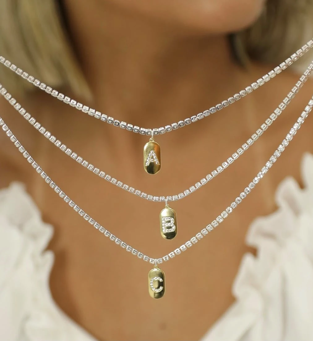 Colar de Inicial na Riviera — Banhado a Prata 925 ou Ouro 18k · Montamos de acordo com sua preferência